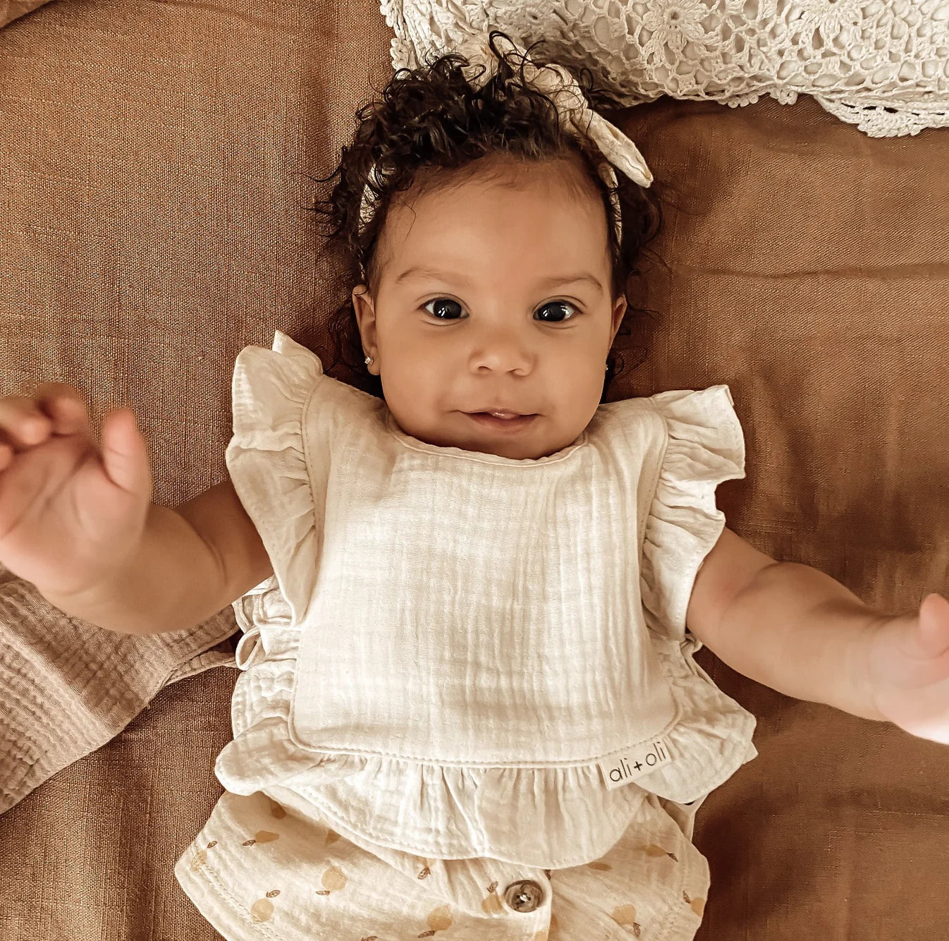 Muslin Cotton Ruffle Baby Bib | Ivory