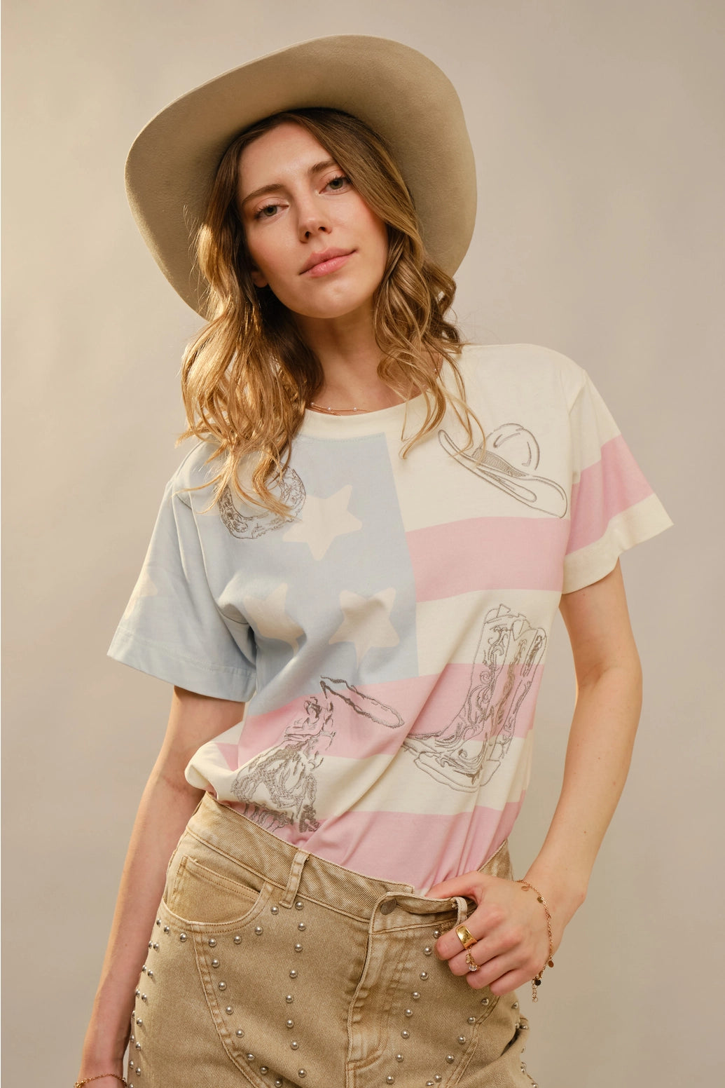 Western Flag Embroidery
Crewneck Top